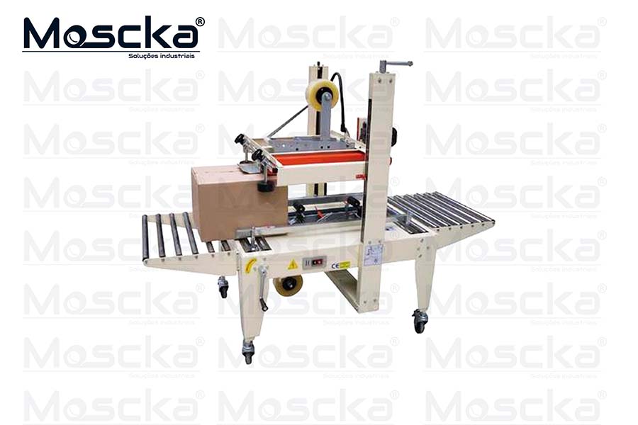 Máquina seladora de caixas de papelão